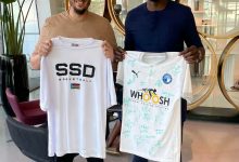 صورة لقاء من نوع خاص بين ممدوح عيد وأسطورة NBA لول دينج